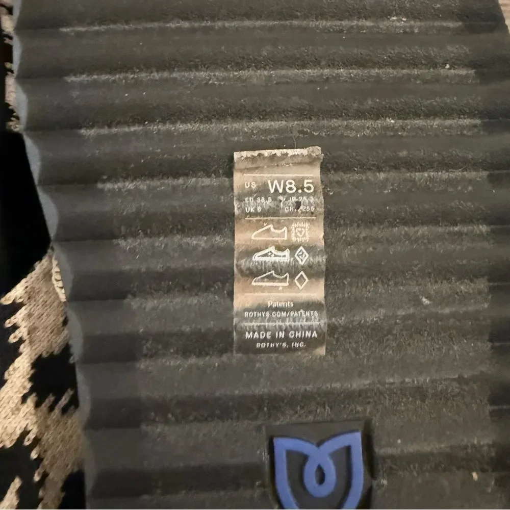 Rothys The Weekend Slide in Sandy Cat - Picture 6 of 6